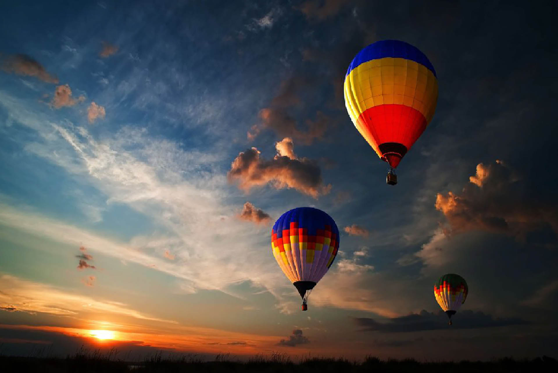 Sunrise Hot Air Balloon - image 4