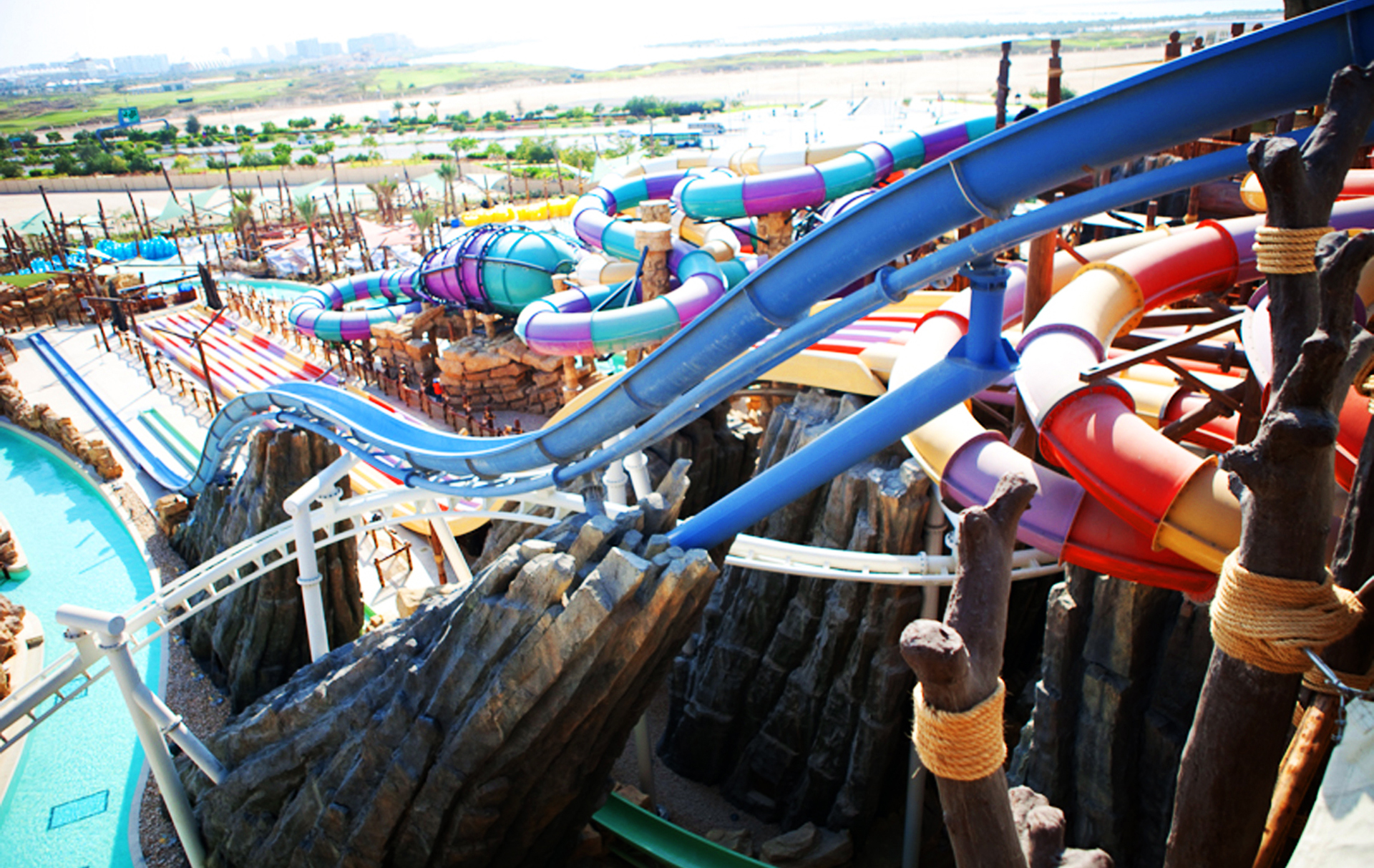 Yas Island Theme Parks - image 4